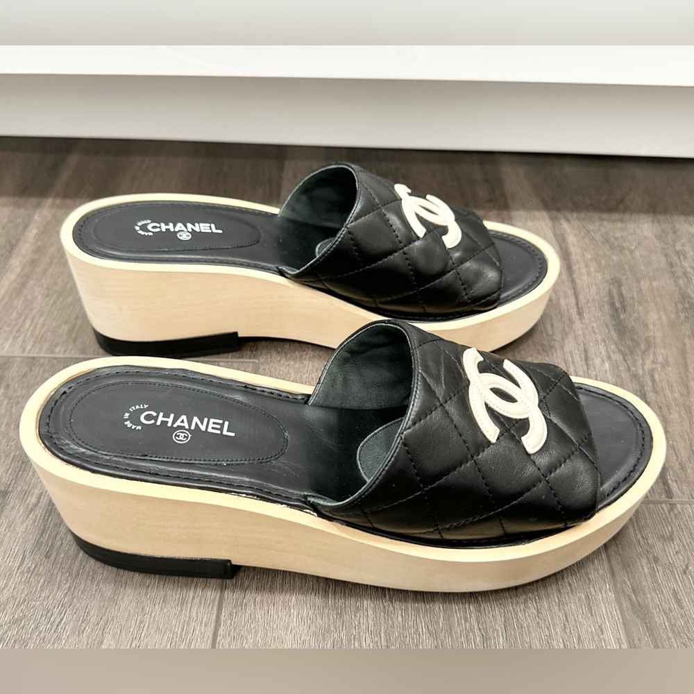 CHANEL WOODEN Platform WEDGES SLIDES. SIZE 42 - Picture 3 of 15